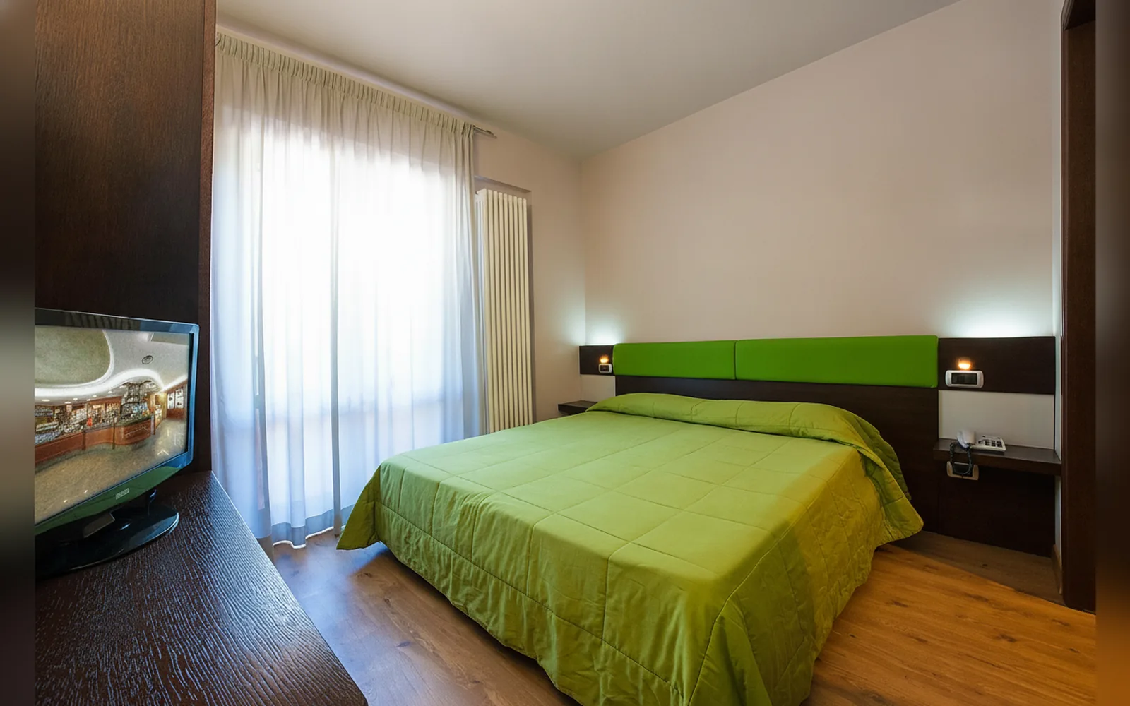 Camera con bagno privato — Hotel Plestina, Colfiorito (Umbria) (foto 5)